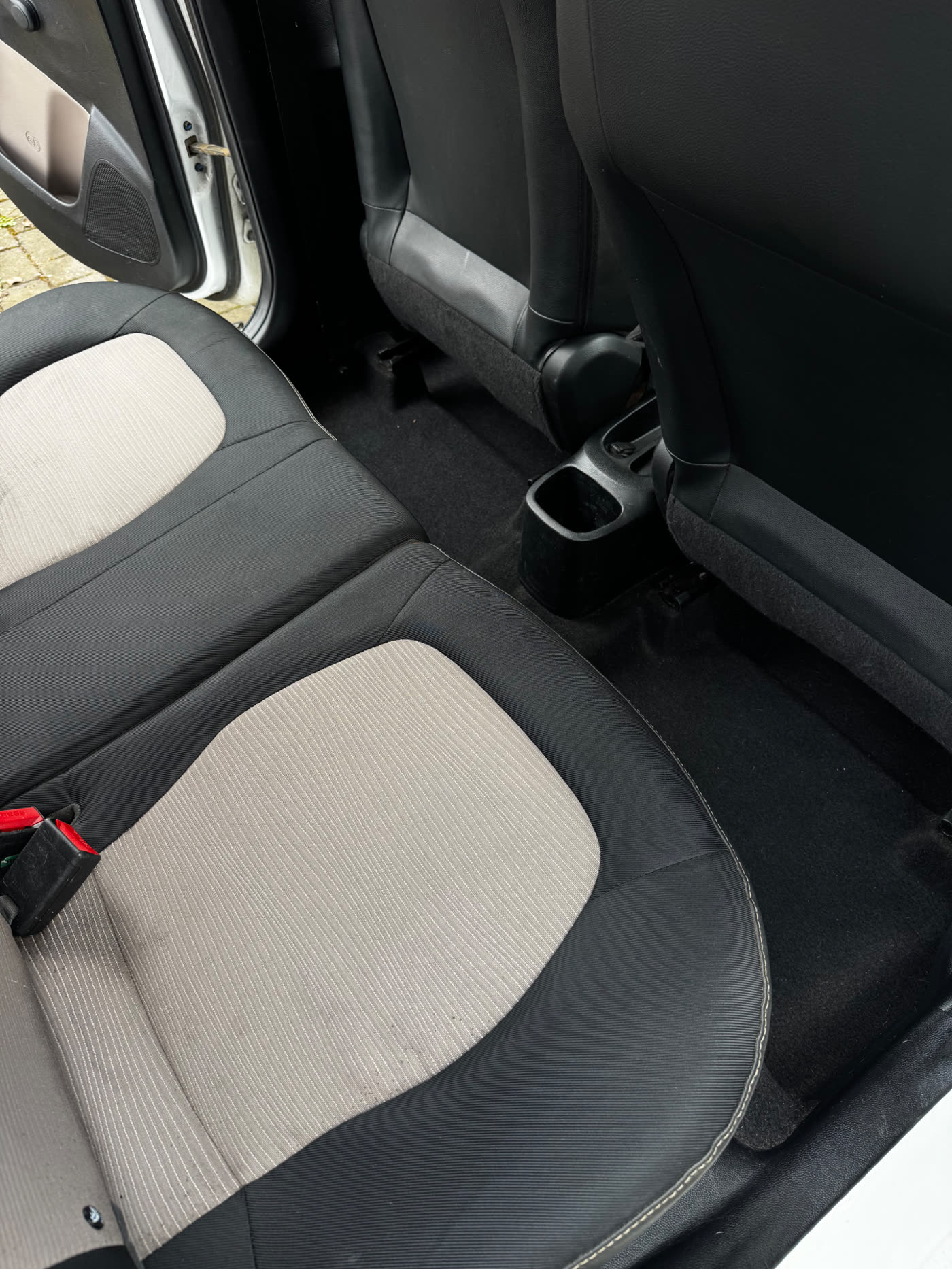 Car rear seats and carpets after a Detail Lab mobile interior detail